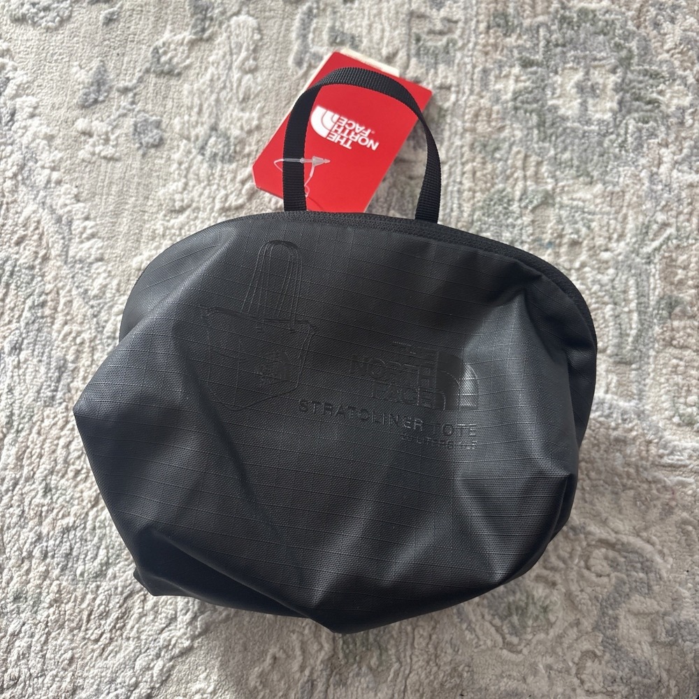 The North Face Stratoliner Small Storage Travel Bag For Tote Black